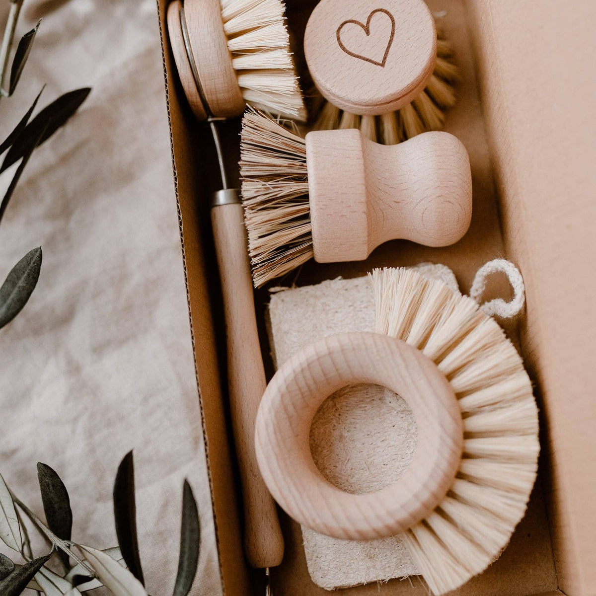 SET DE 6 BROSSES VAISSELLES BOIS