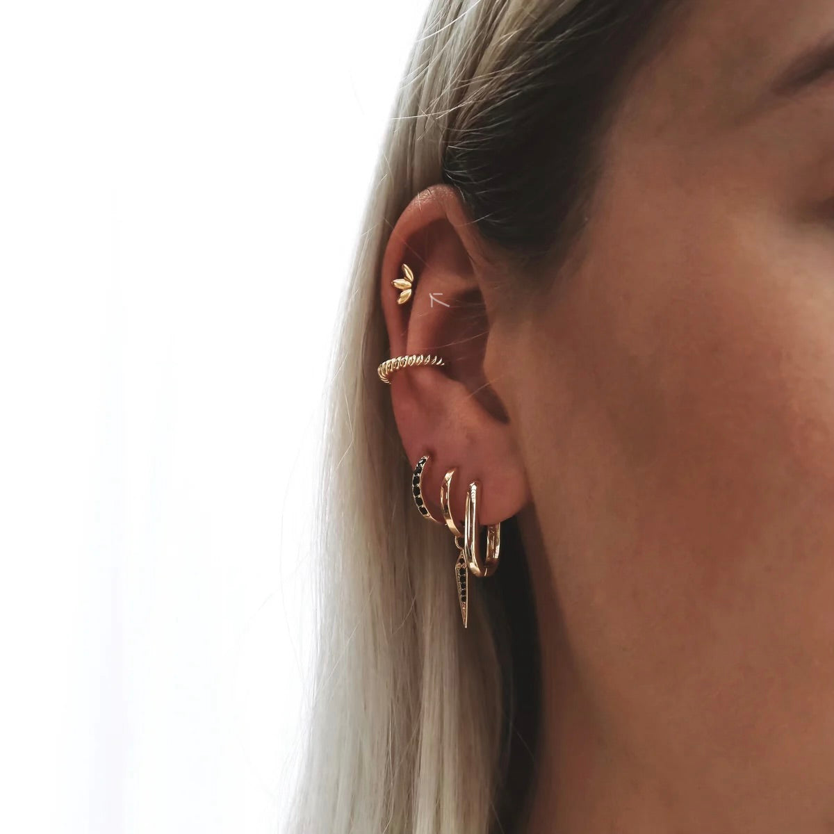 PIERCING MUSE