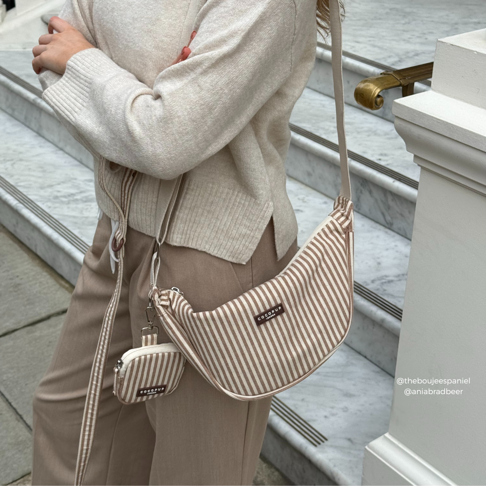 Sac à bandoulière en croissant pour promenade de chien - Rayures London Linen