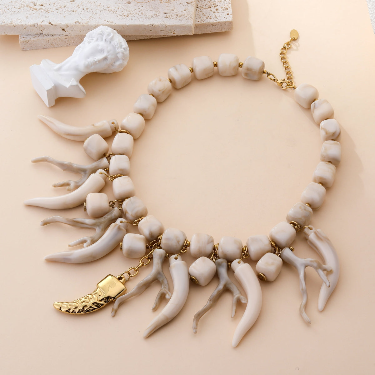 COLLIER ANNA