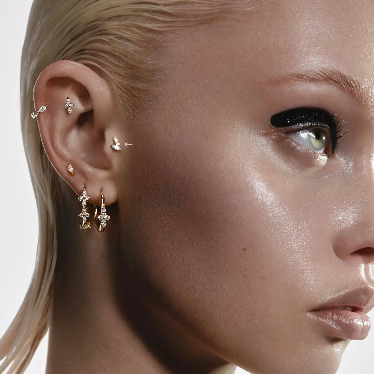 PIERCING LYS TITANE