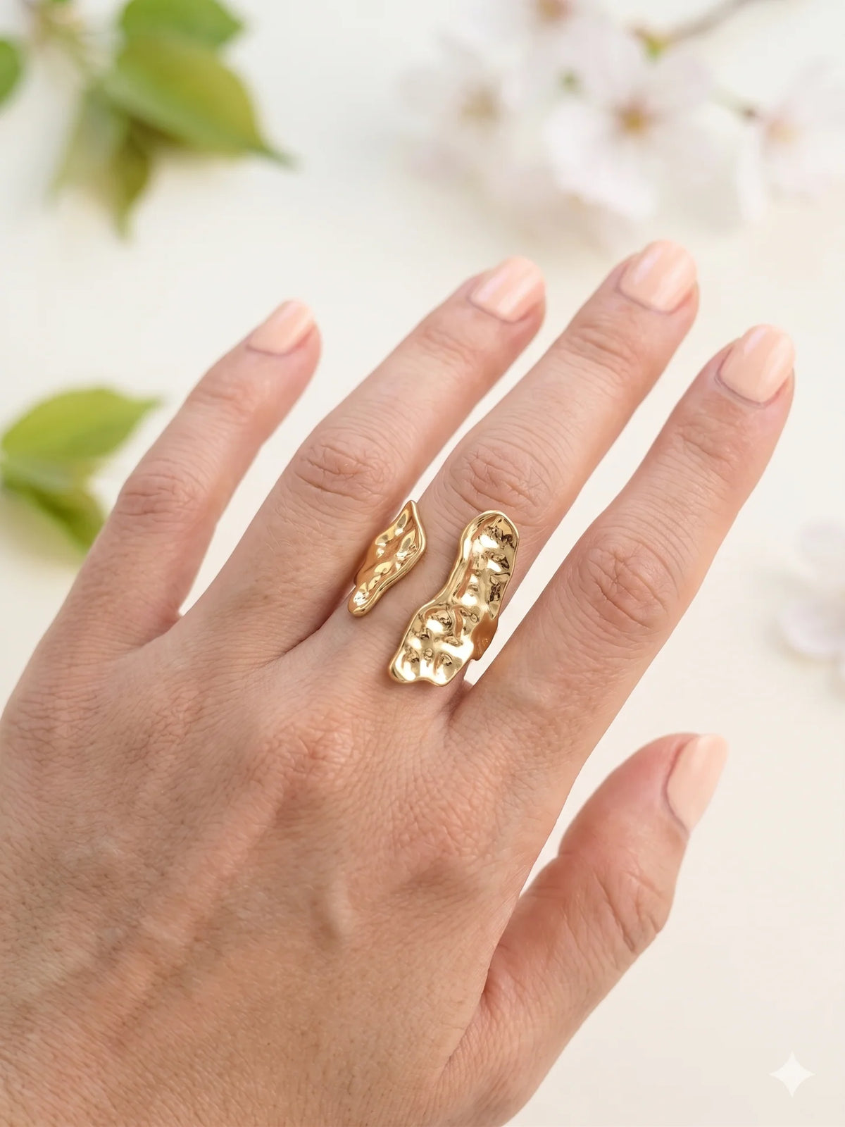 BAGUE MARTELÉ ROCHE