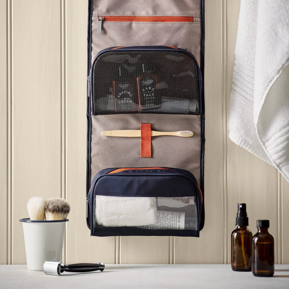 TROUSSE DE TOILETTE