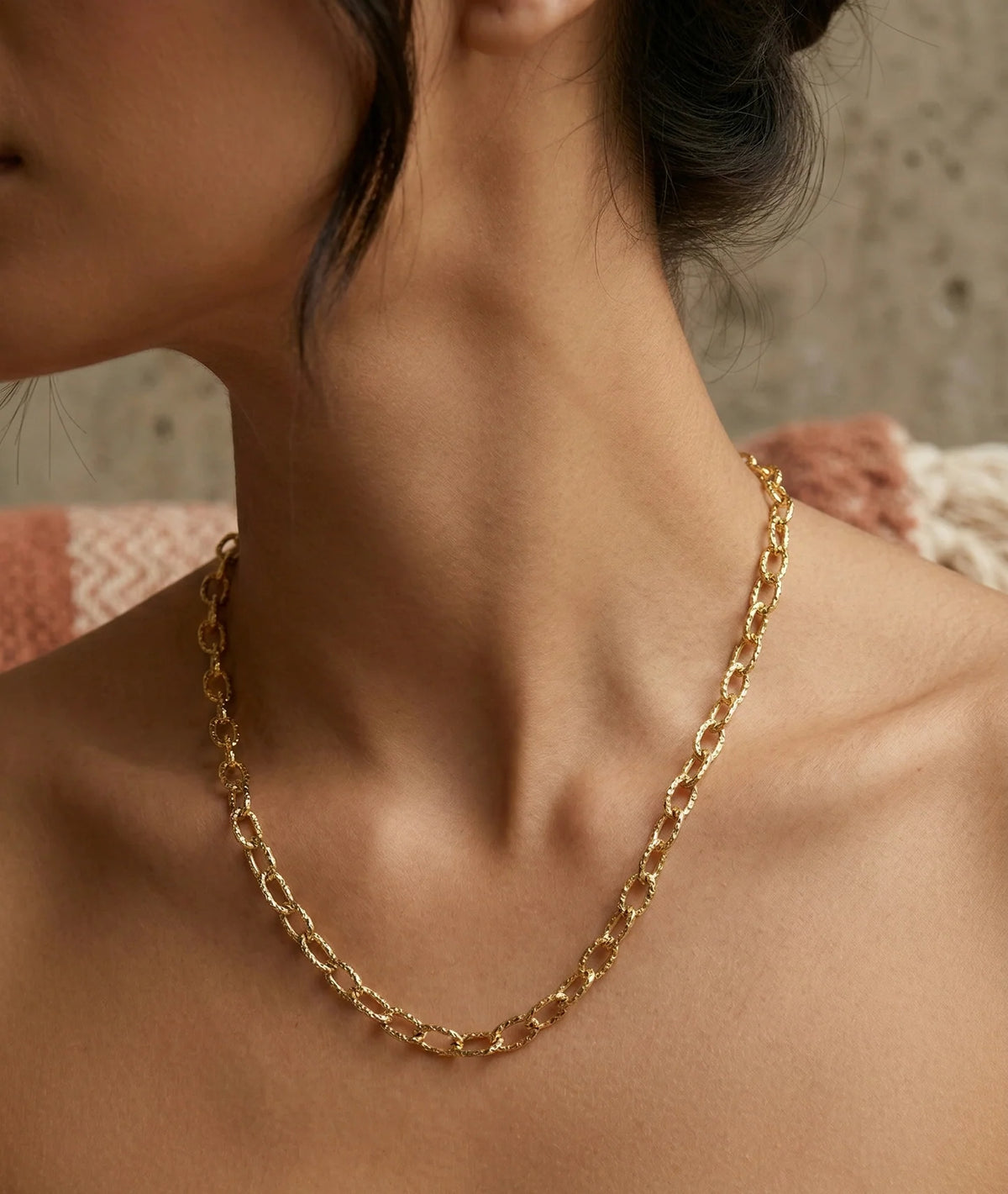 COLLIER VAYA