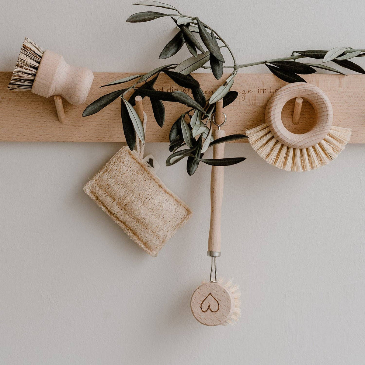 SET DE 6 BROSSES VAISSELLES BOIS